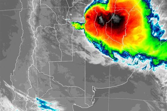 Fuertes lluvias a la madrugada en Entre Ríos Foto: Imagen satelital SMN