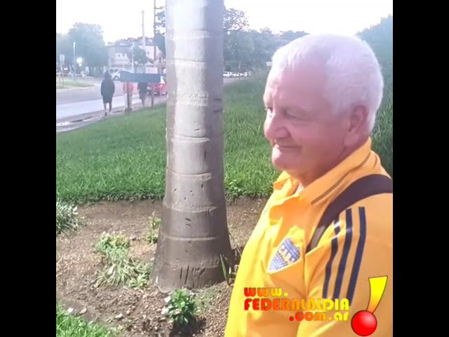 VOLANTEADA DE LA AGMER EN FEDERAL - EL DIALOGO DE UNA DOCENTE CON EL PADRE DE OTRA 