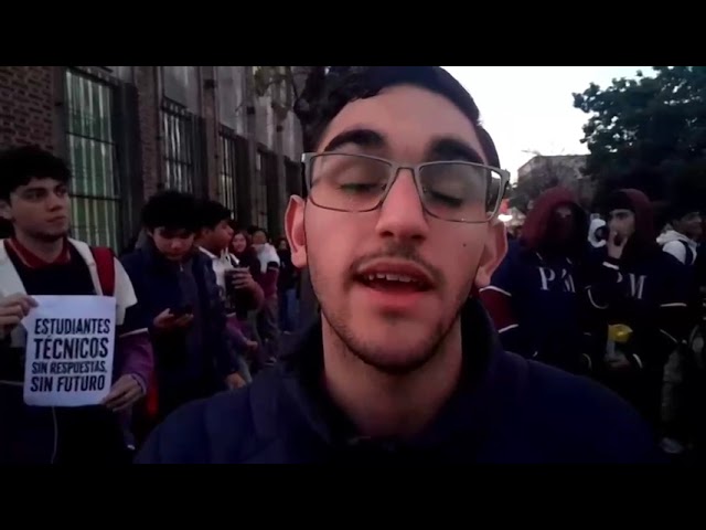 Al grito de “¡Sin futuro, sin futuro!”, alumnos de Concordia cortaron la calle 