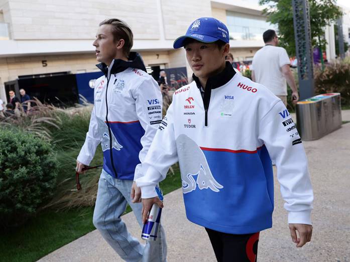 Liam Lawson y Yuki Tsunoda compartieron el equipo Racing Bulls en las últimas seis fechas de 2024 (REUTERS/Jakub Porzycki)