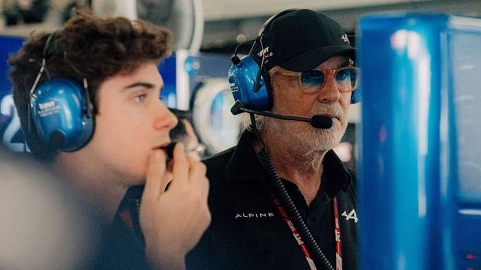Con la posible promoción de Yuki Tsunoda a Red Bull y en caso de que Liam Lawson tampoco tenga lugar en Racing Bulls, volvió a sonar el nombre del argentino Franco Colapinto. De prosperar esa versión, habría que ver si Alpine, y Flavio Briatore, en especial, aceptarían esa propuesta (@briatoreflavio)