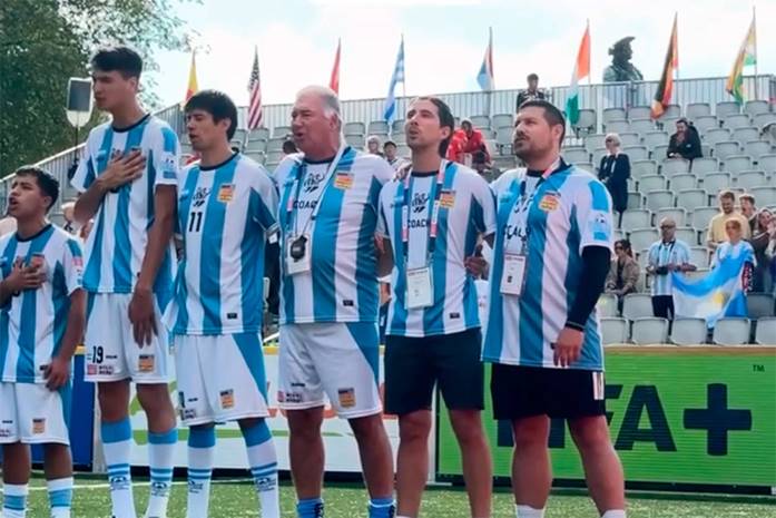 Postal de uno de los encuentros.